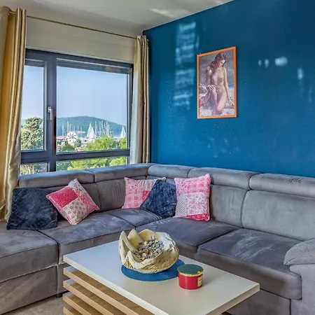 2 Bedroom Cozy In * Medulin