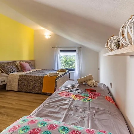 2 Bedroom Cozy In Apartmán Medulin