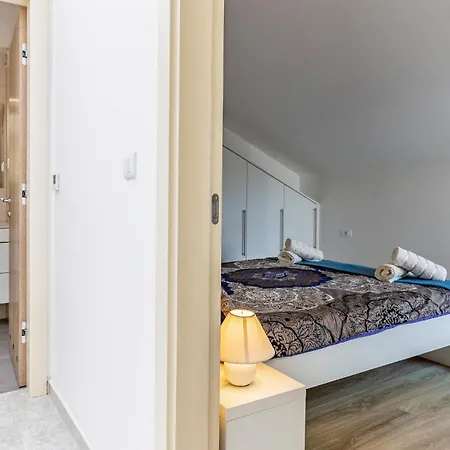 Apartmán 2 Bedroom Cozy In