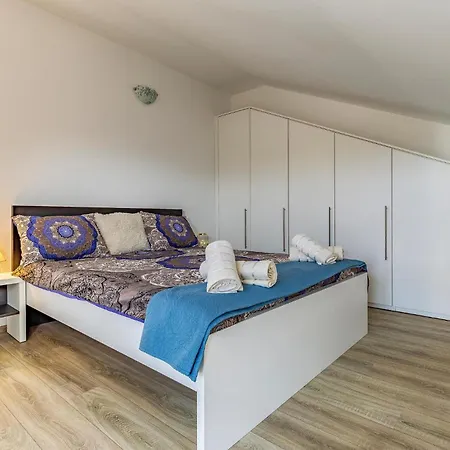 2 Bedroom Cozy In Medulin