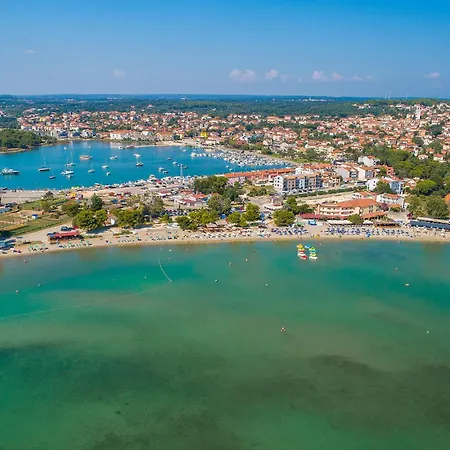 Apartmán 2 Bedroom Cozy In